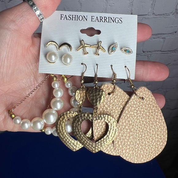 🆓FREE With ANY Purchase! (Givvy Giveaway)🆓 - Picture 1 of 2